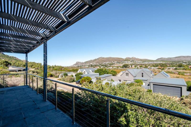 4 Bedroom Property for Sale in Crofters Valley Western Cape